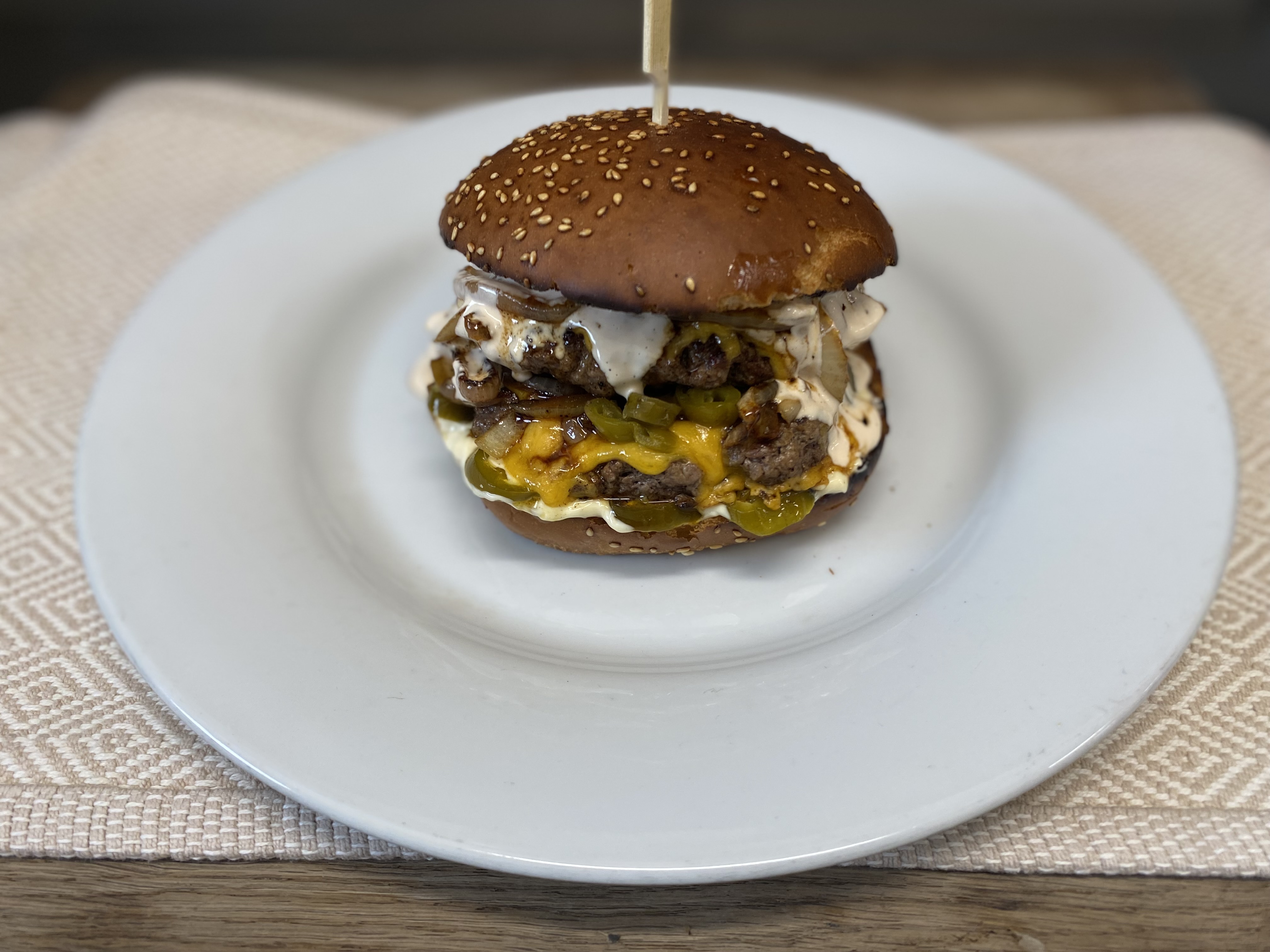 300g Hovězí burger JALAPEŇOS
